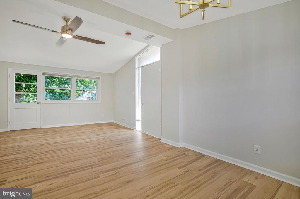 316 GLOUCESTER DRIVE