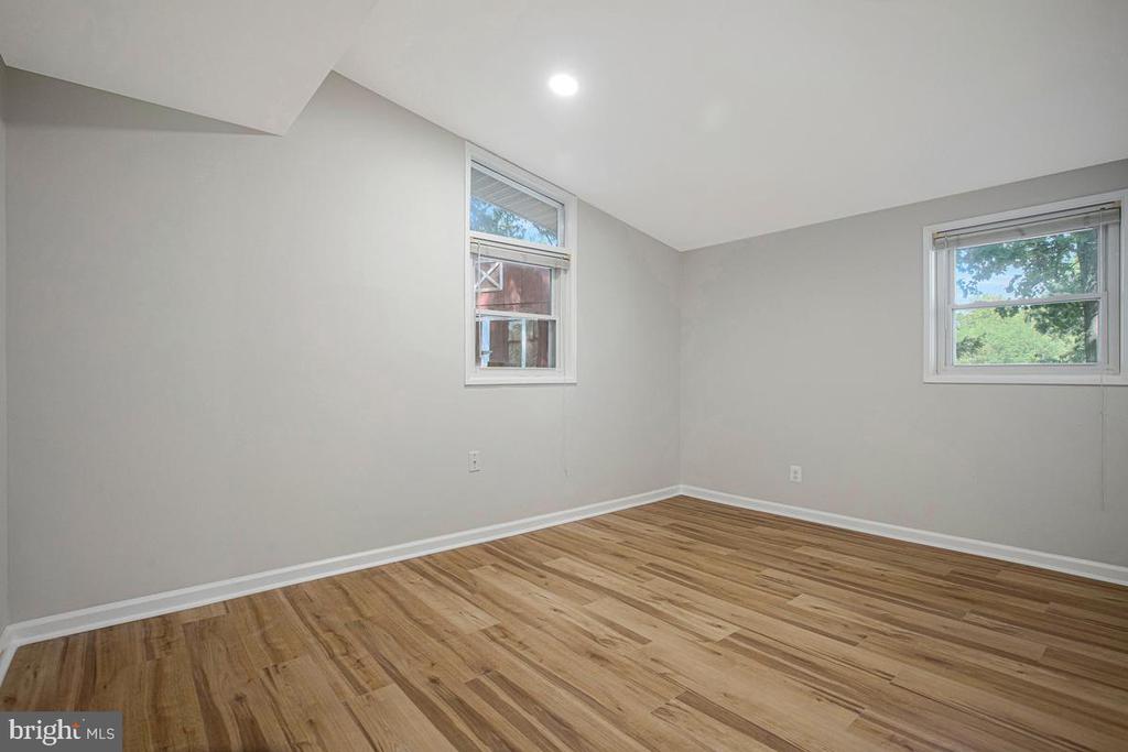 316 GLOUCESTER DRIVE