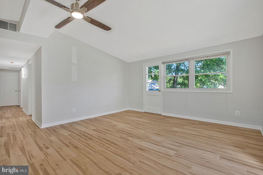 316 GLOUCESTER DRIVE