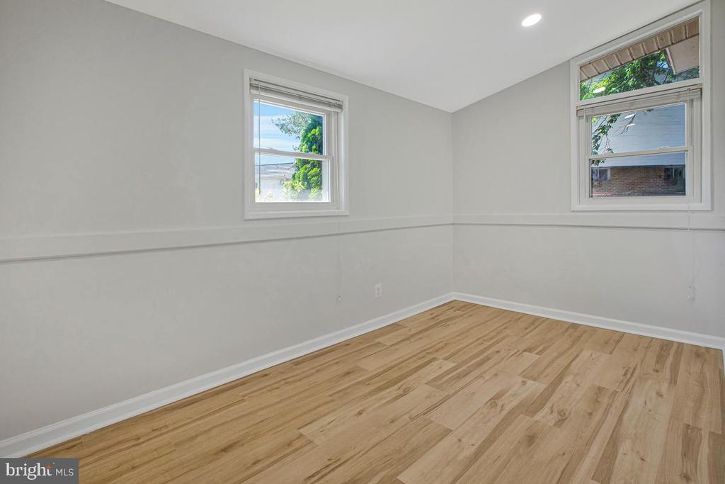 316 GLOUCESTER DRIVE