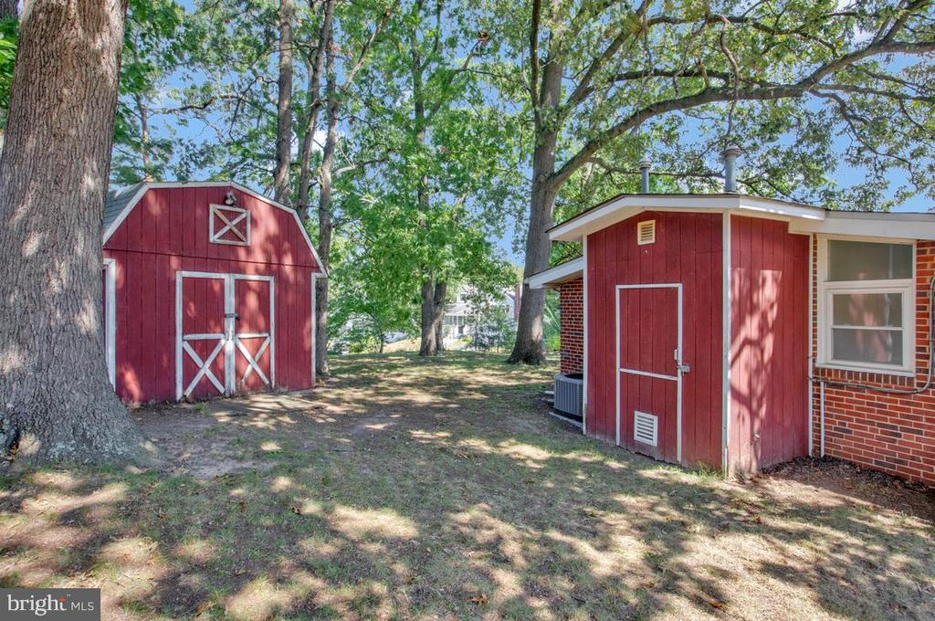 316 GLOUCESTER DRIVE
