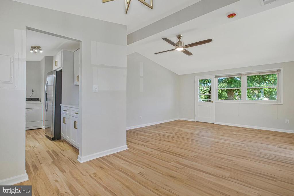 316 GLOUCESTER DRIVE