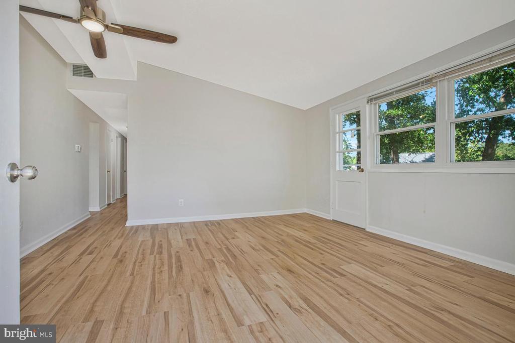 316 GLOUCESTER DRIVE