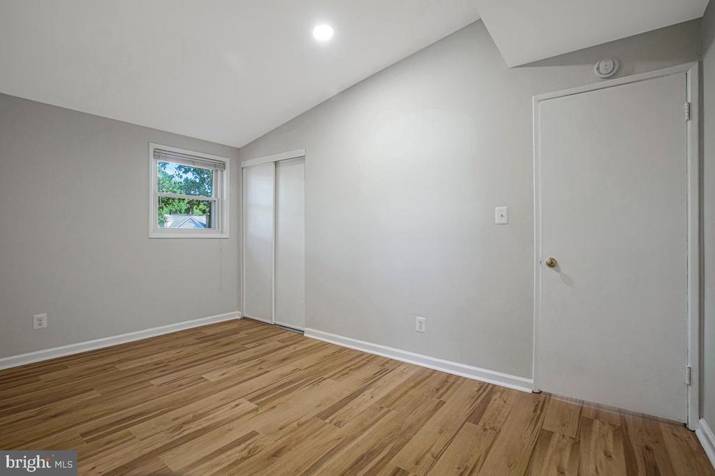 316 GLOUCESTER DRIVE