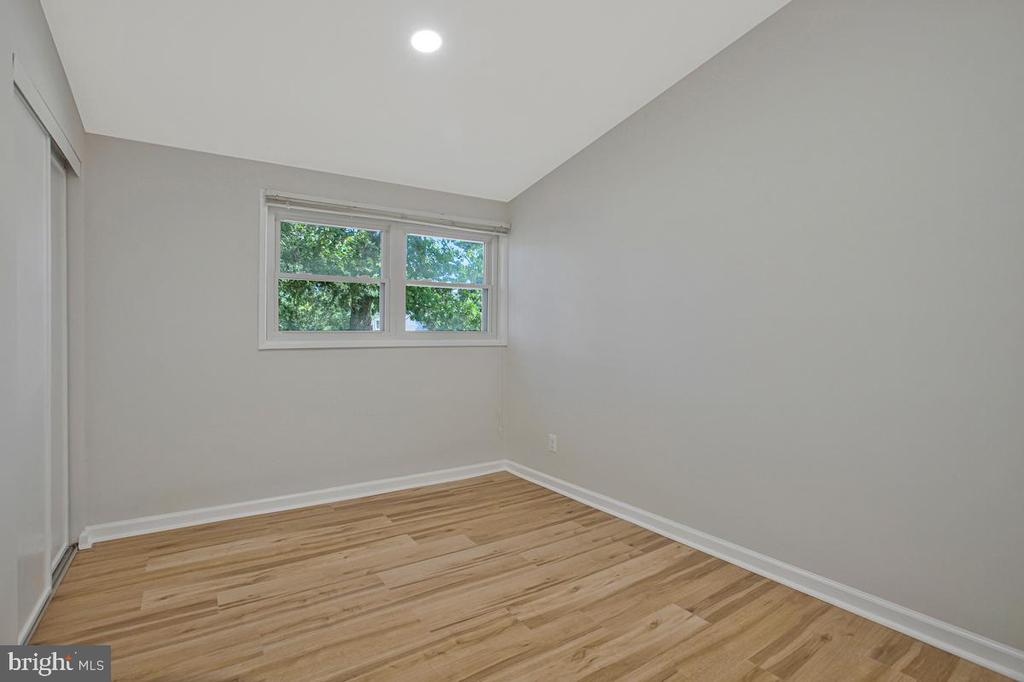316 GLOUCESTER DRIVE