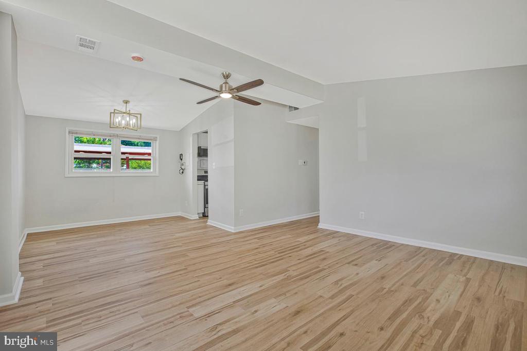 316 GLOUCESTER DRIVE