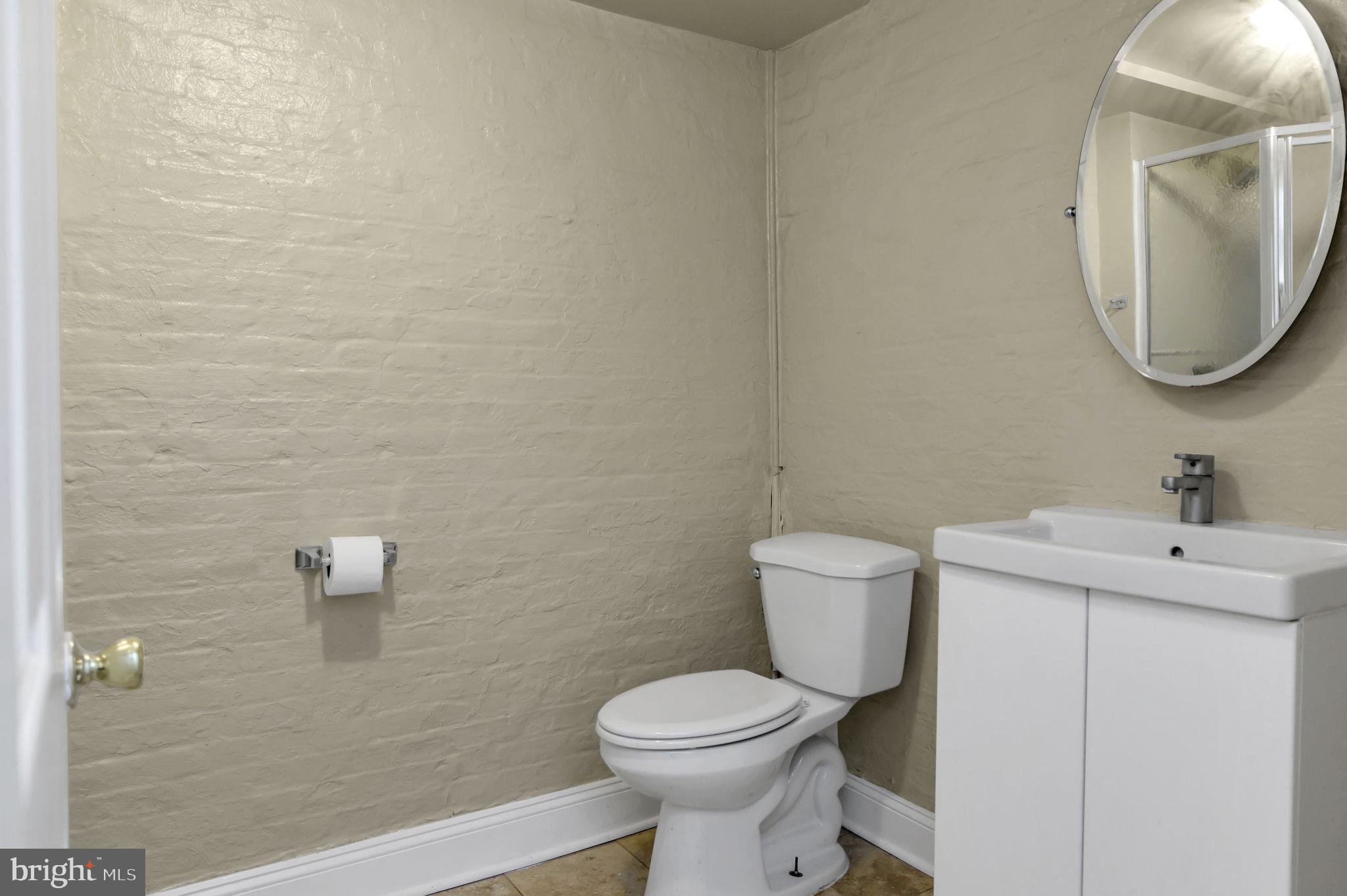 904 N Calvert St N #2