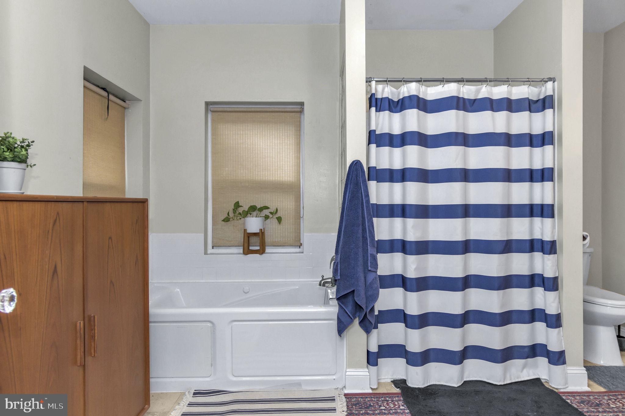 904 N Calvert St N #2