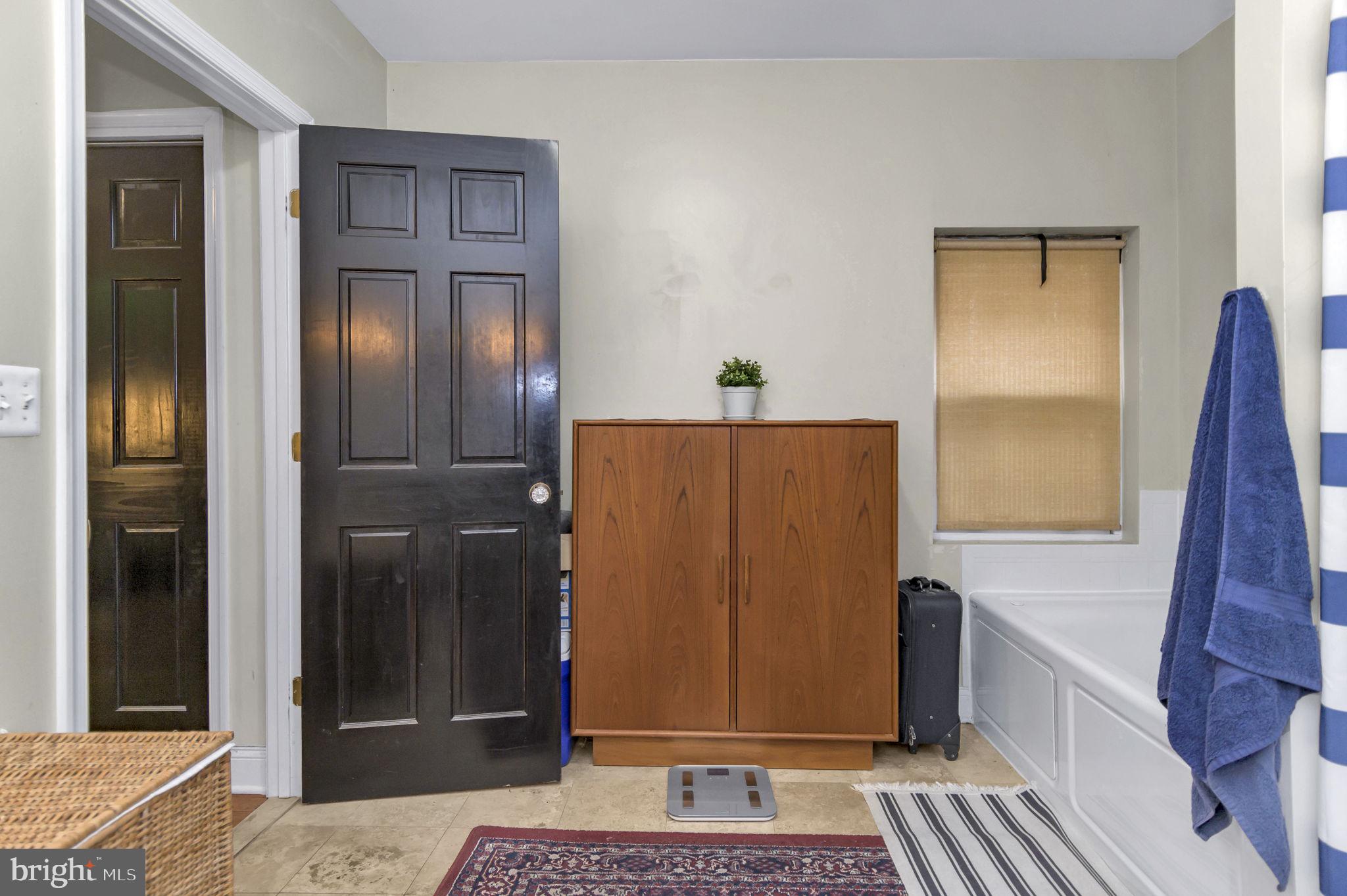 904 N Calvert St N #2