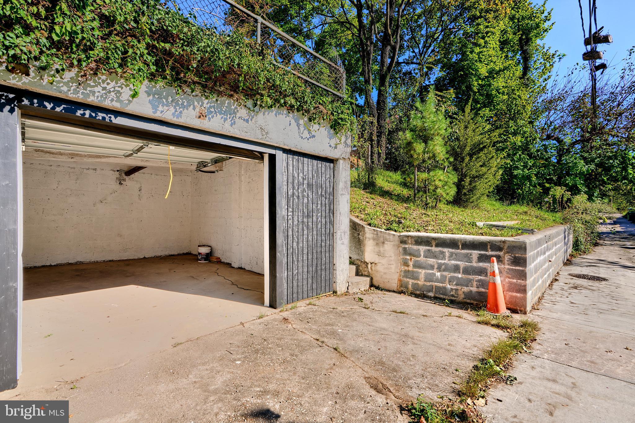 3701 PARKSIDE DRIVE