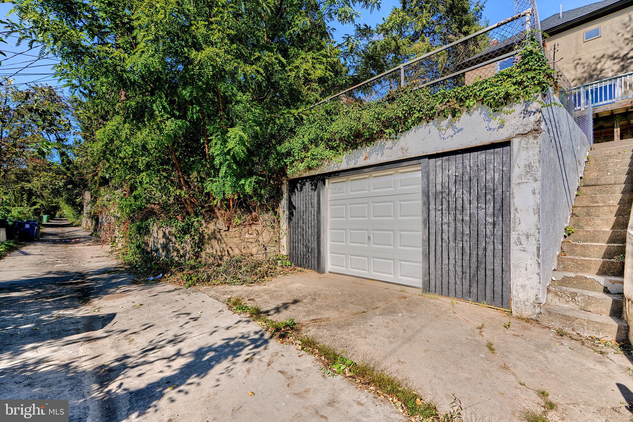 3701 PARKSIDE DRIVE