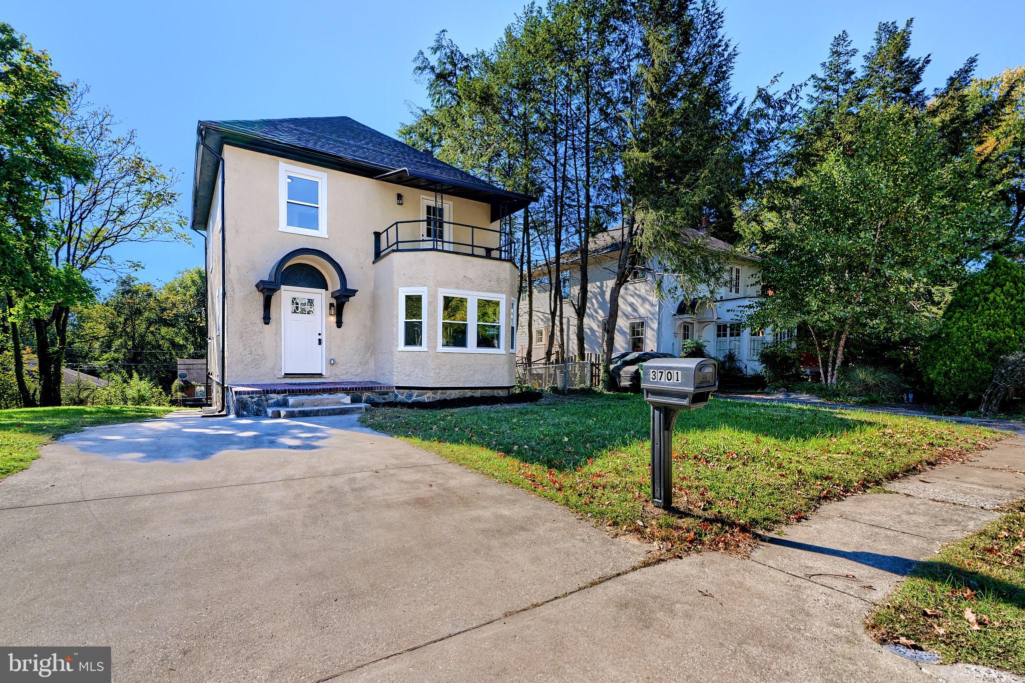 3701 PARKSIDE DRIVE