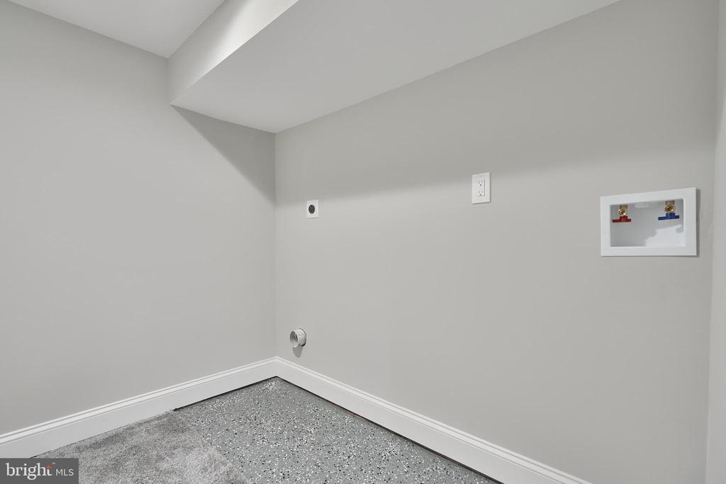 3701 PARKSIDE DRIVE