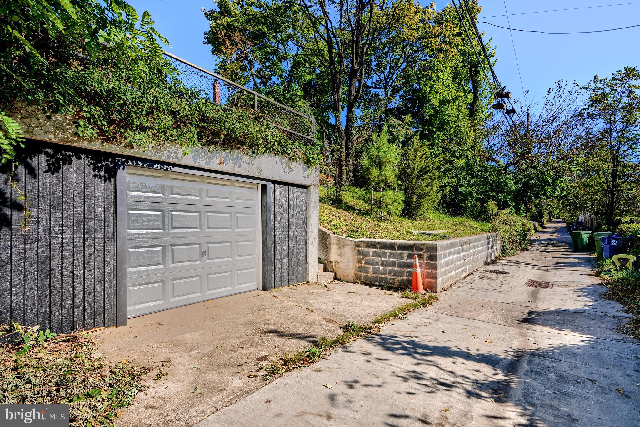 3701 PARKSIDE DRIVE