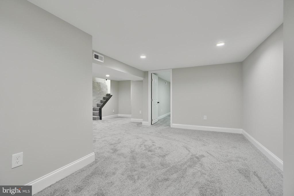 3701 PARKSIDE DRIVE