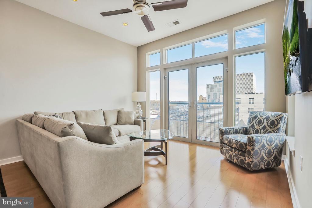 1209 N CHARLES STREET Unit: 425