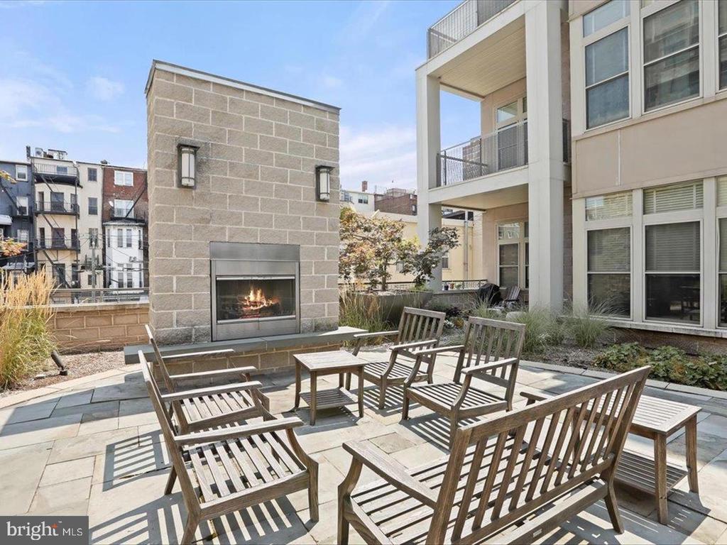 1209 N CHARLES STREET Unit: 425