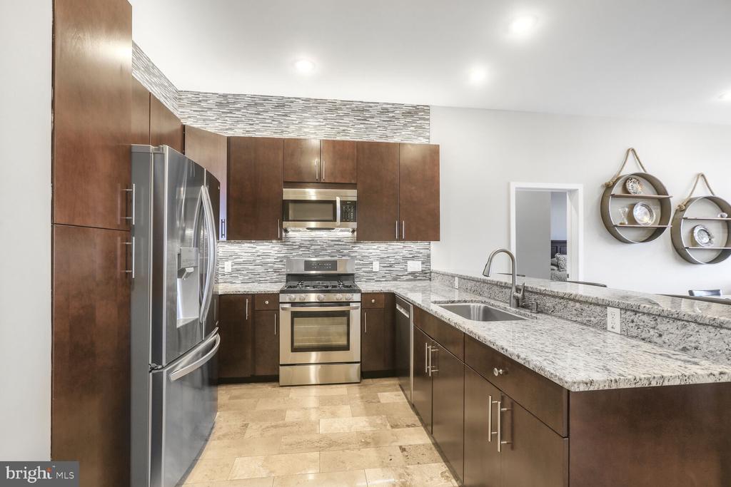 1209 N CHARLES STREET Unit: 425