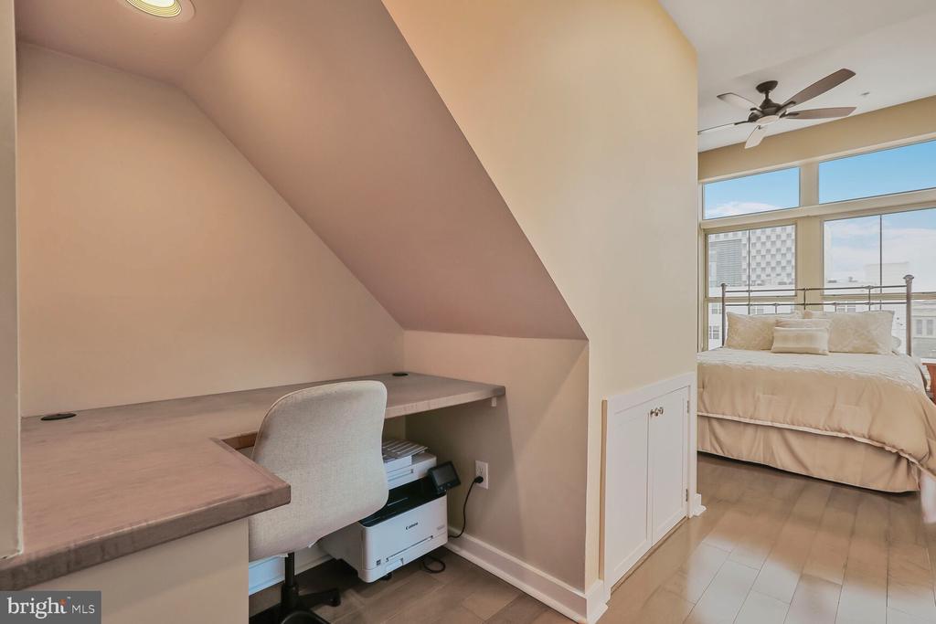 1209 N CHARLES STREET Unit: 425