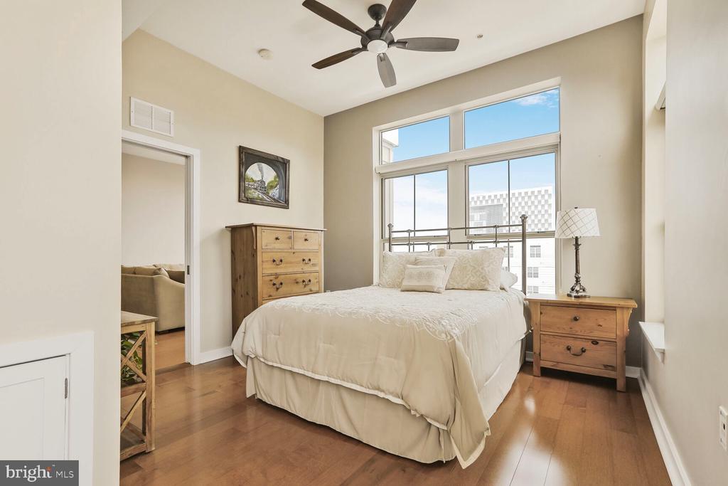 1209 N CHARLES STREET Unit: 425