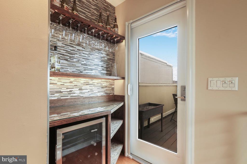 1209 N CHARLES STREET Unit: 425