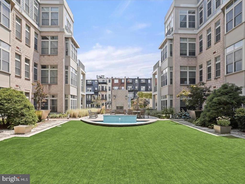 1209 N CHARLES STREET Unit: 425