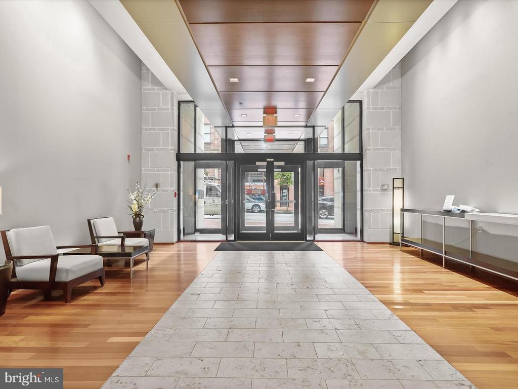 1209 N CHARLES STREET Unit: 425