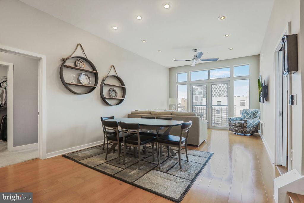 1209 N CHARLES STREET Unit: 425