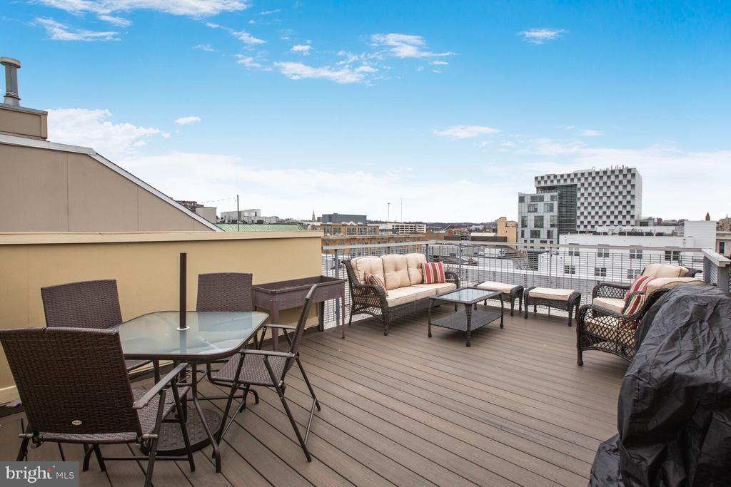 1209 N CHARLES STREET Unit: 425