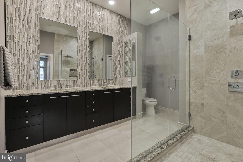 1209 N CHARLES STREET Unit: 425