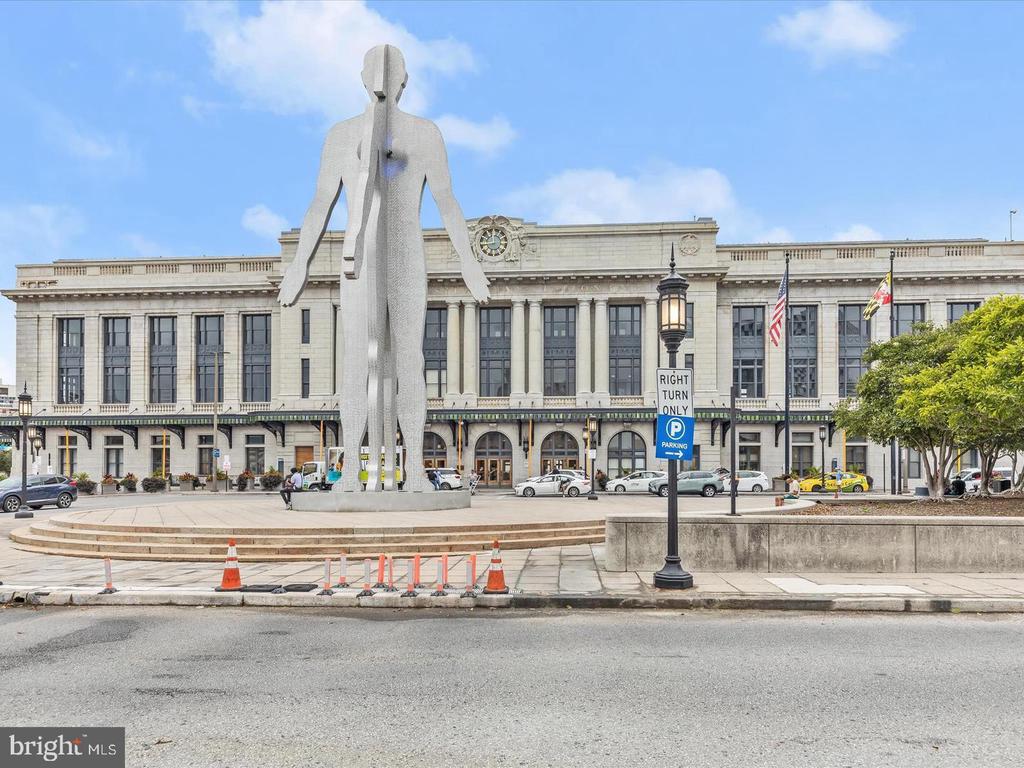 1209 N CHARLES STREET Unit: 425