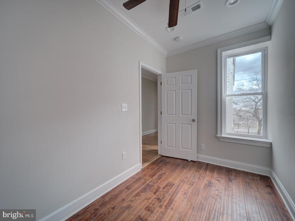 417 N COLLINGTON AVE