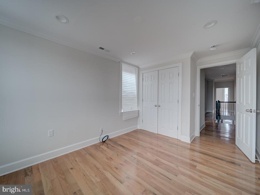 417 N COLLINGTON AVE