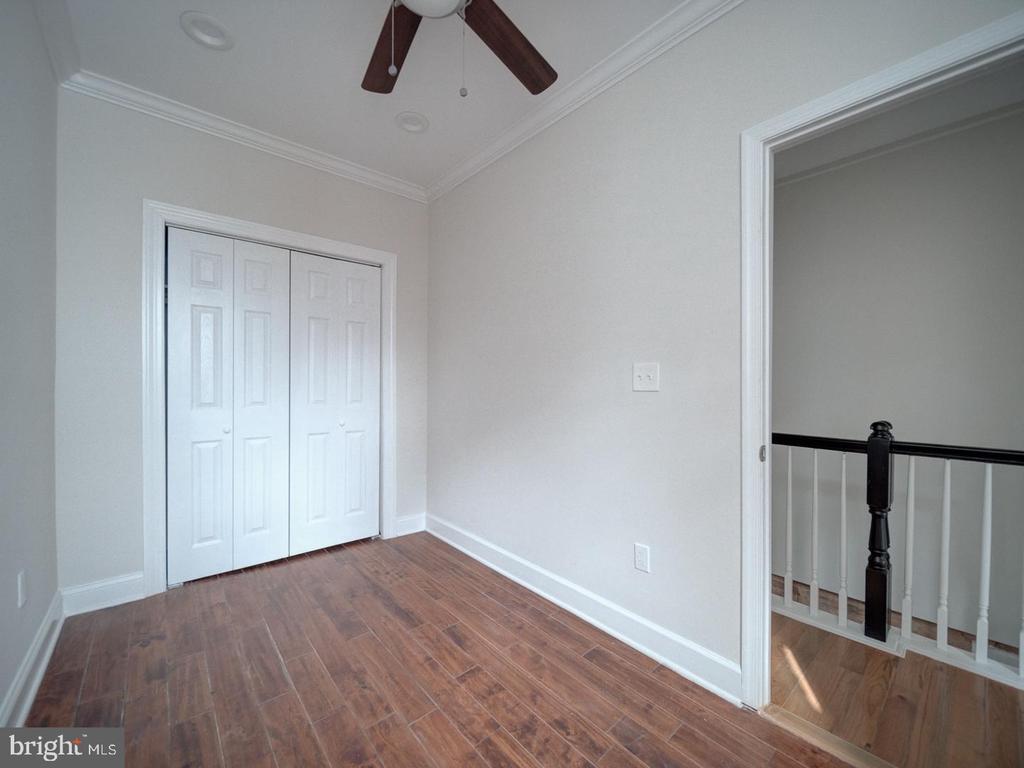 417 N COLLINGTON AVE