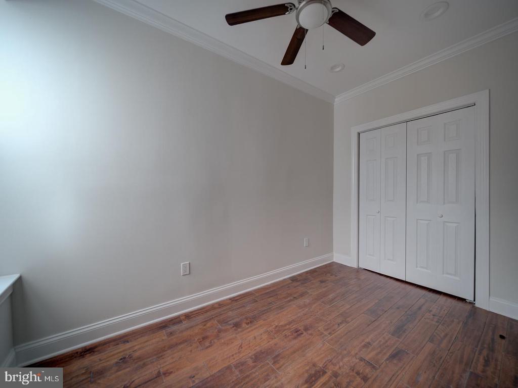 417 N COLLINGTON AVE
