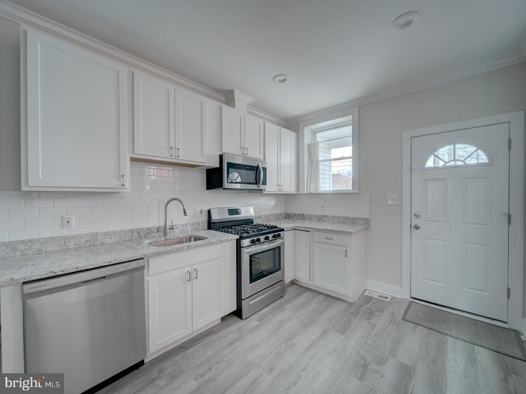 417 N COLLINGTON AVE