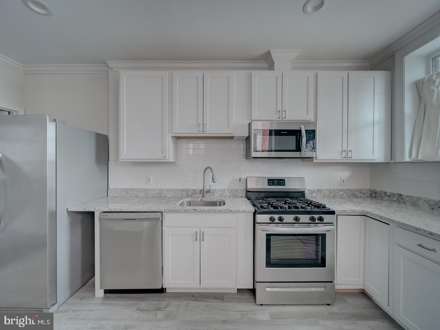 417 N COLLINGTON AVE