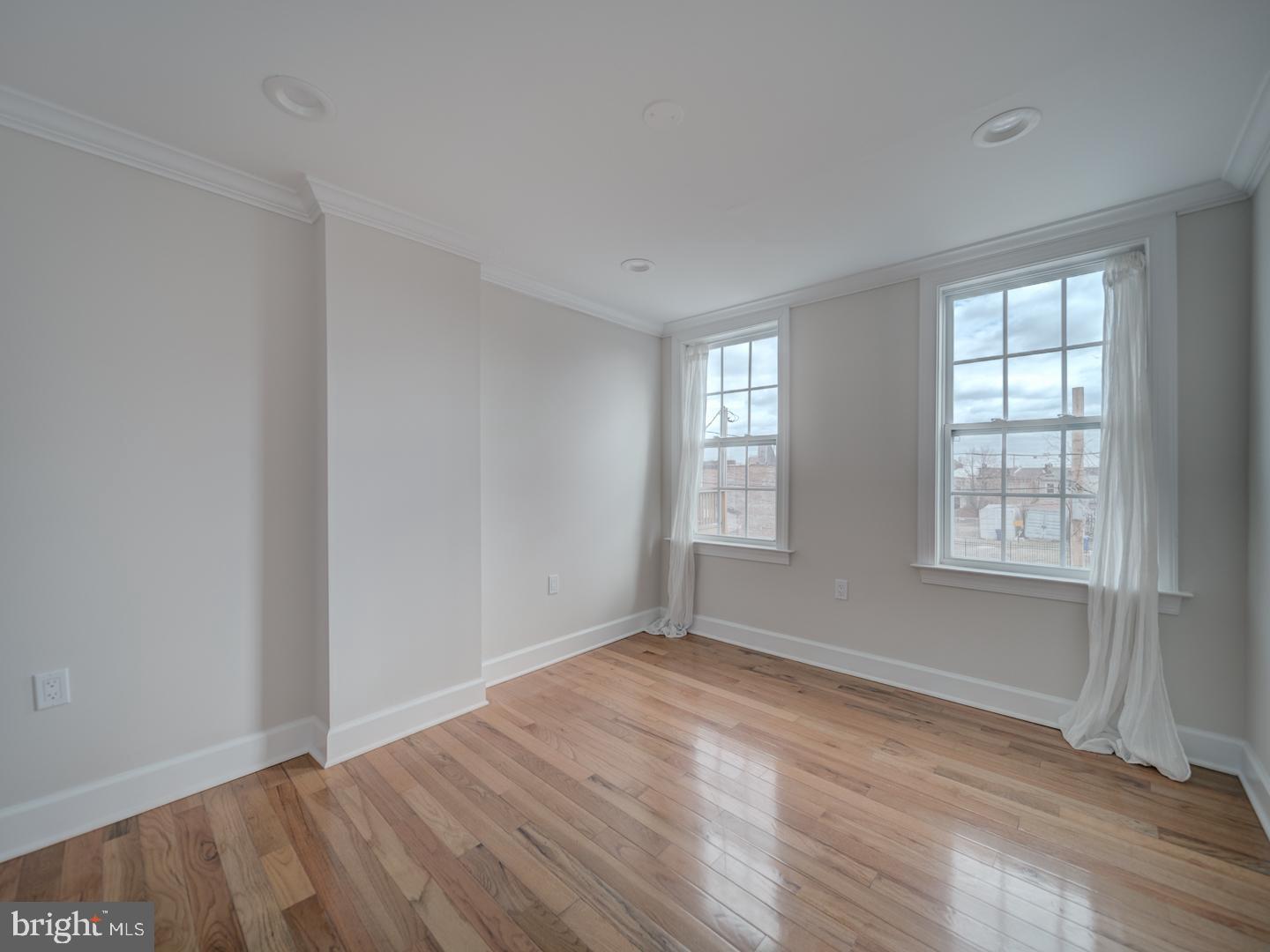 417 N COLLINGTON AVE