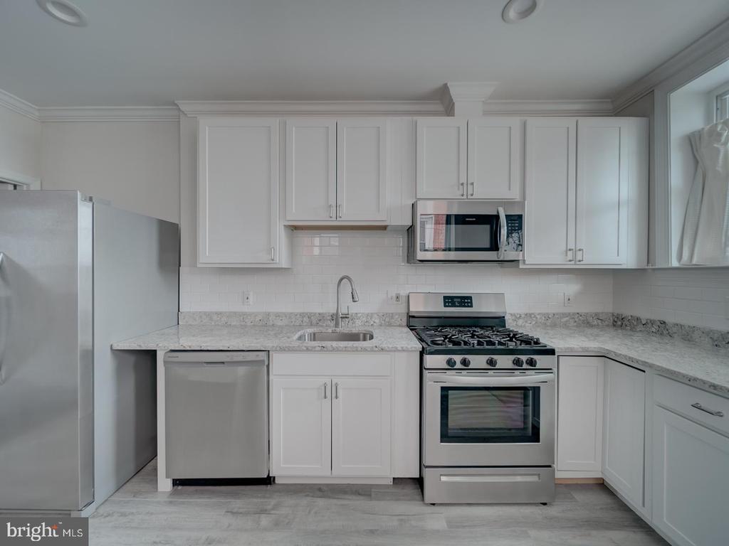 417 N COLLINGTON AVE