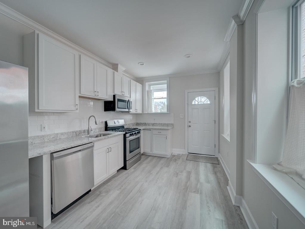 417 N COLLINGTON AVE