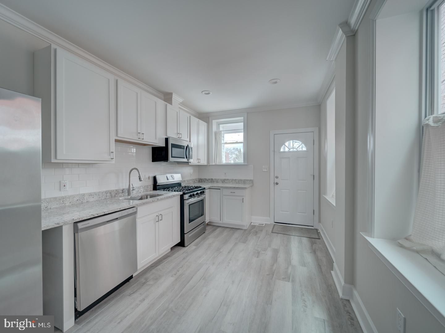 417 N COLLINGTON AVE