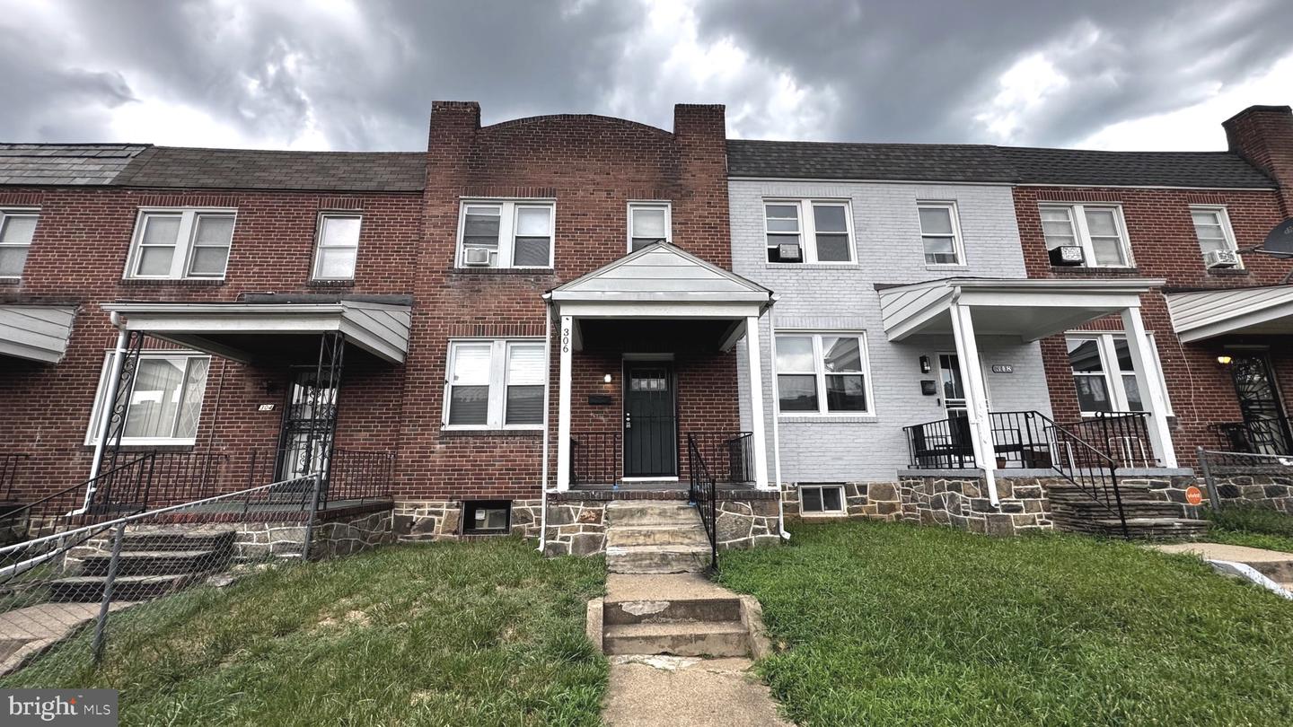 306 N MONASTERY AVE