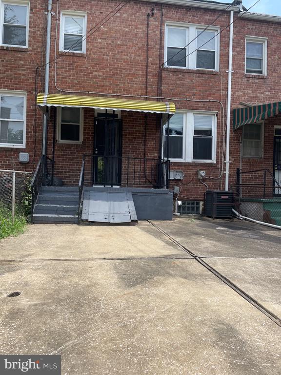 306 N MONASTERY AVE