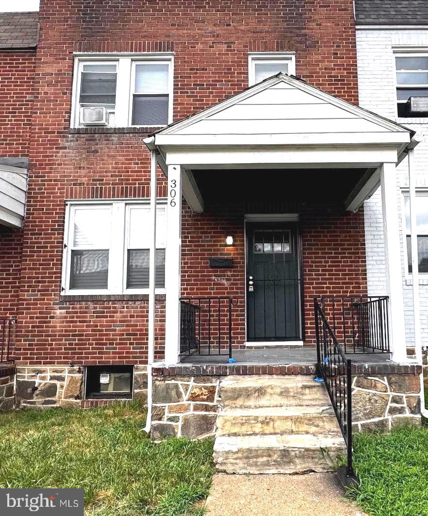 306 N MONASTERY AVE