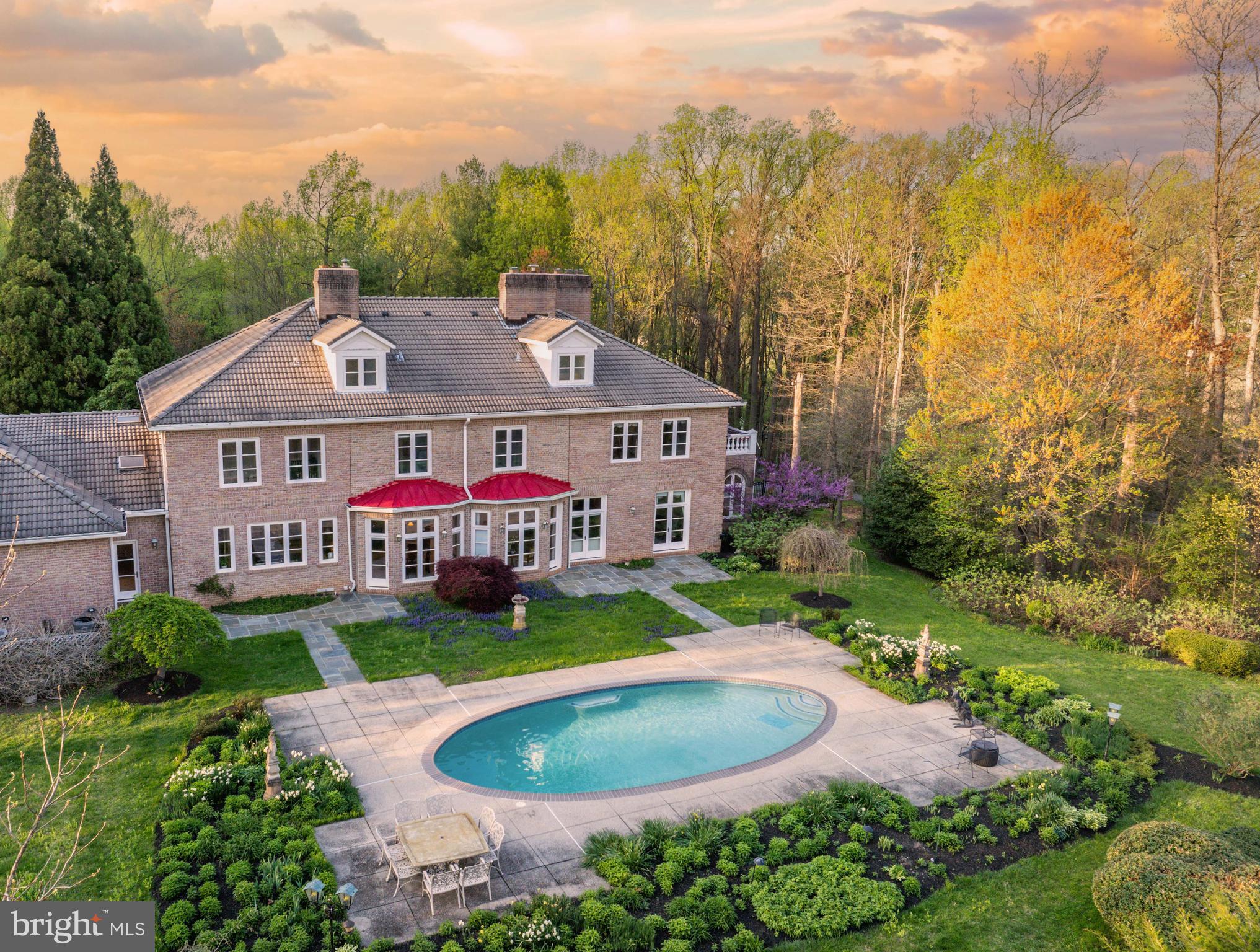 7 CHRIS ELIOT COURT