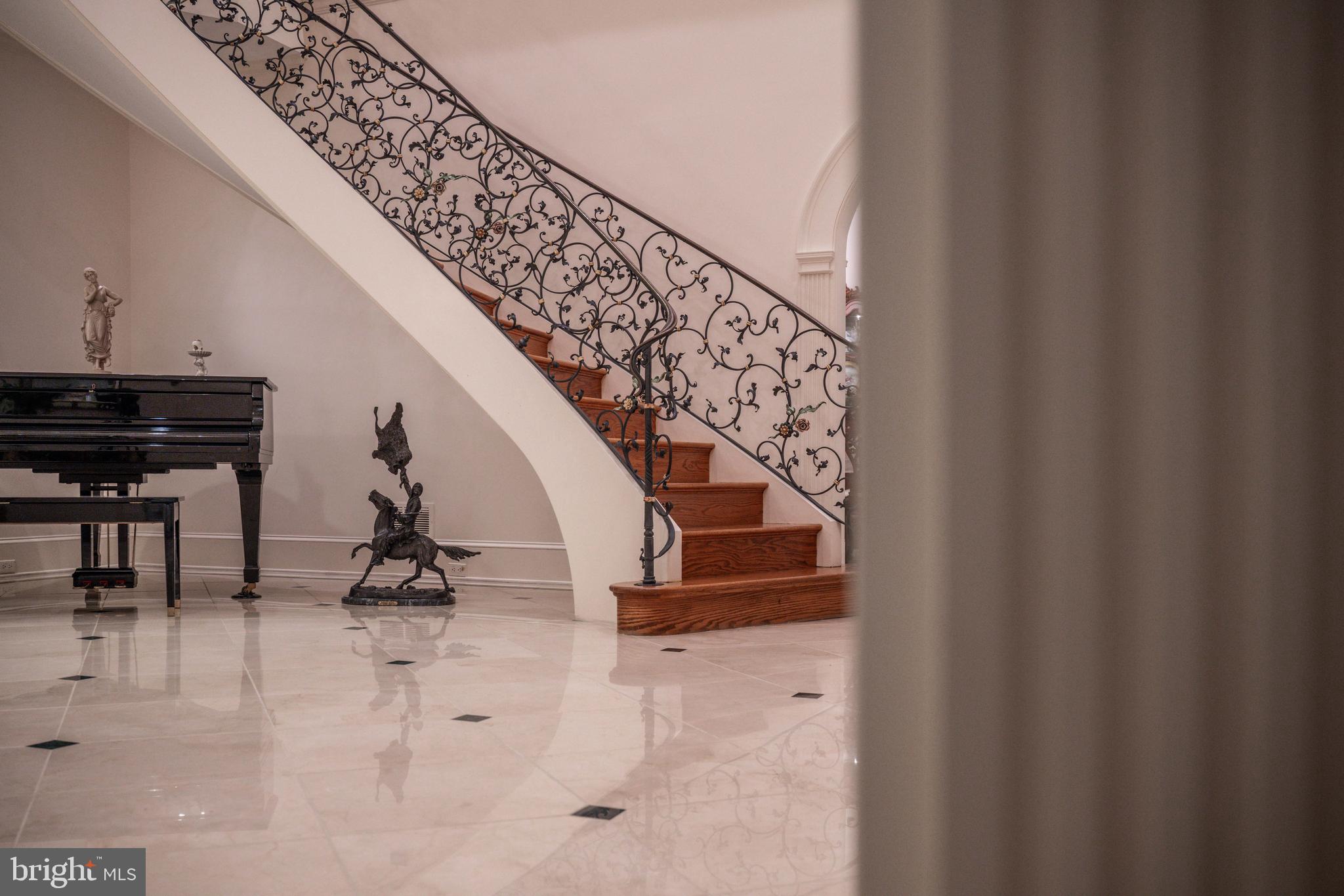 7 CHRIS ELIOT COURT