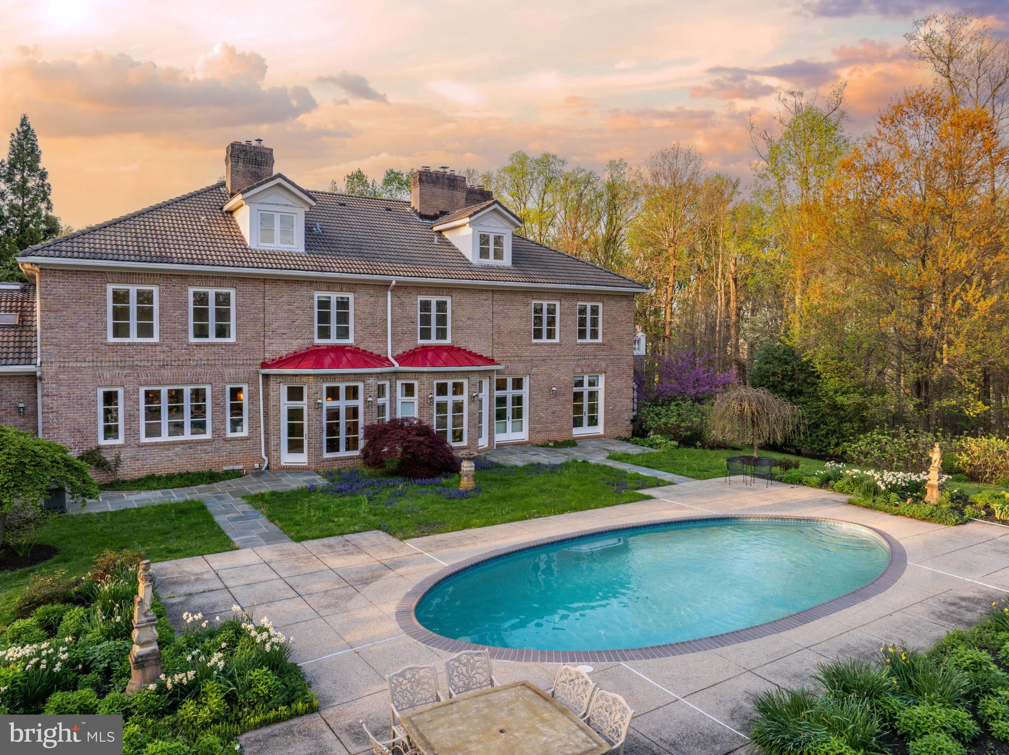 7 CHRIS ELIOT COURT