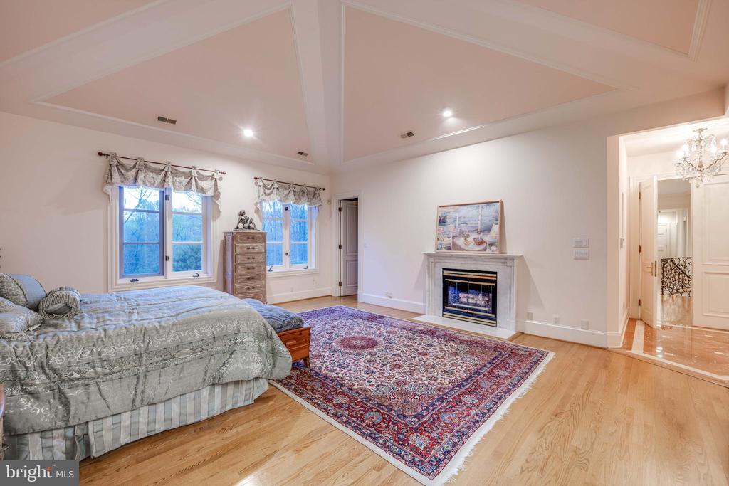 7 CHRIS ELIOT COURT
