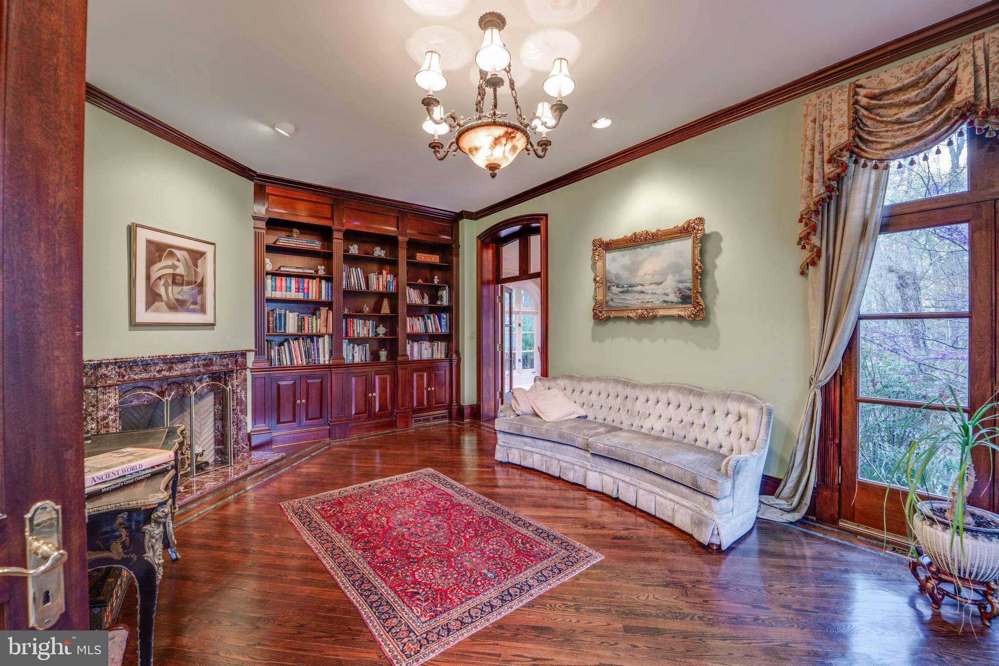 7 CHRIS ELIOT COURT