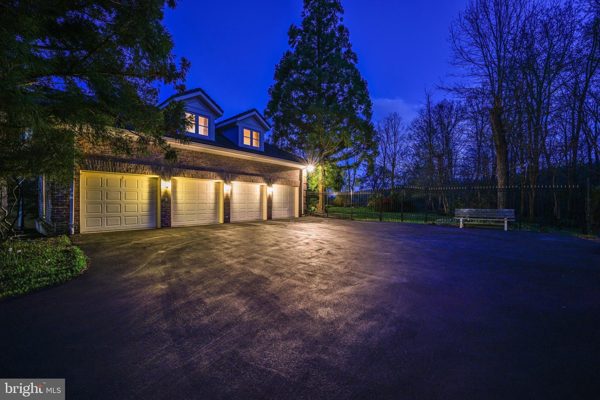 7 CHRIS ELIOT COURT